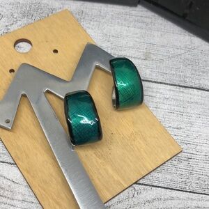 Vintage/retro half hoop statement earrings glossy textured look.